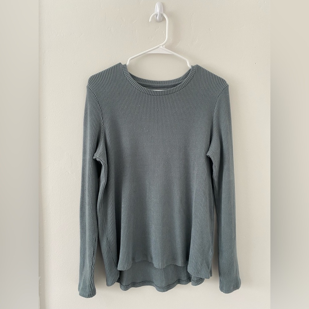 Ribbed long sleeve shirt